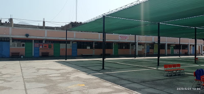 Patio con toldo de la I.E. 89004 Manuel González Prada en 2022