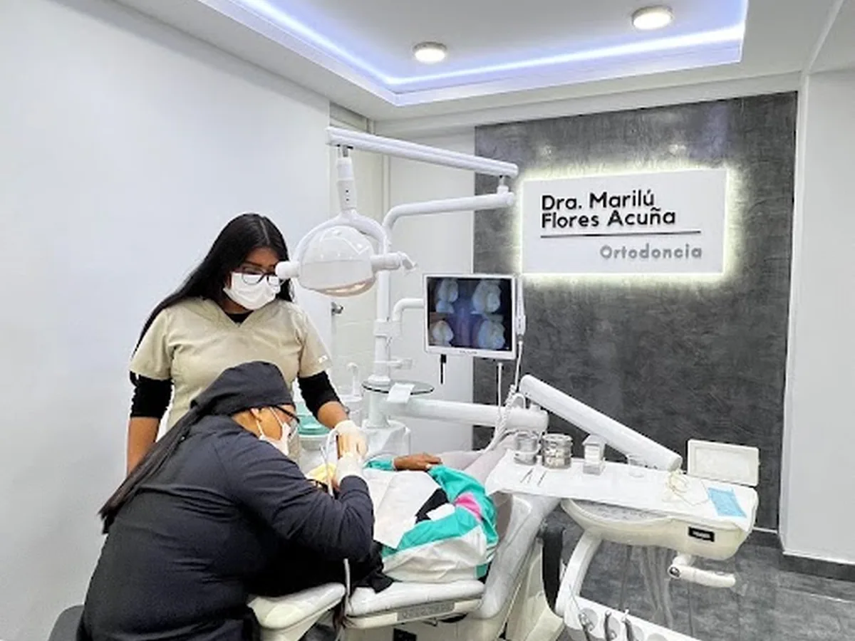 Clinica Dental (Víctor Larco)