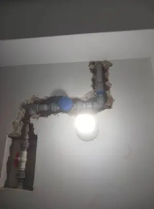 Instalación de medidores de agua en edificios
