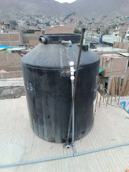 Instalación de tanque elevado y cisterna