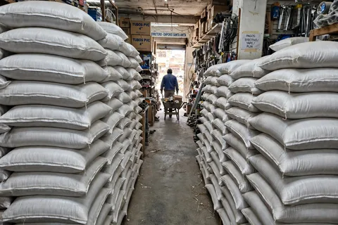 Costales de arena fina para contención del agua — stock en Trujillo