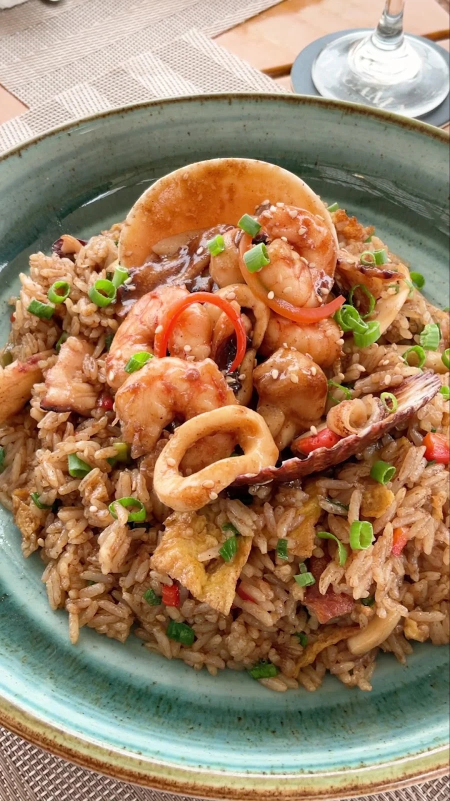 Arroz con langostinos al ajillo