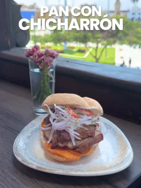 Pan con chicharrón